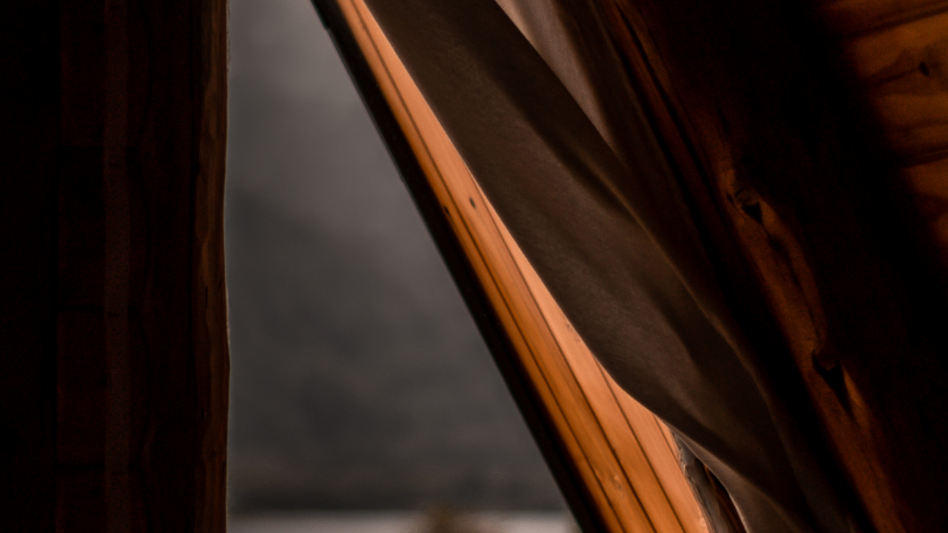 I latte della linea legno Covema allineati